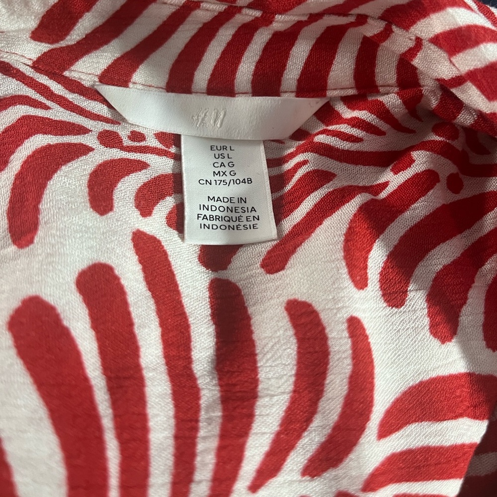 H&M Red and White Patterned Button Down Shirt - Picture 4 of 12